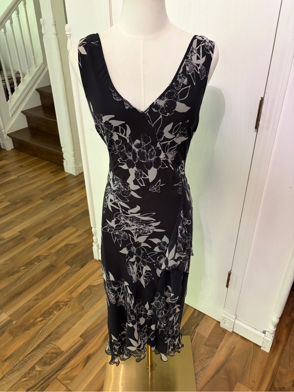 Vintage Y2K Black & White Tropical Floral 100% Silk Midi Dress, 10/M, EUC